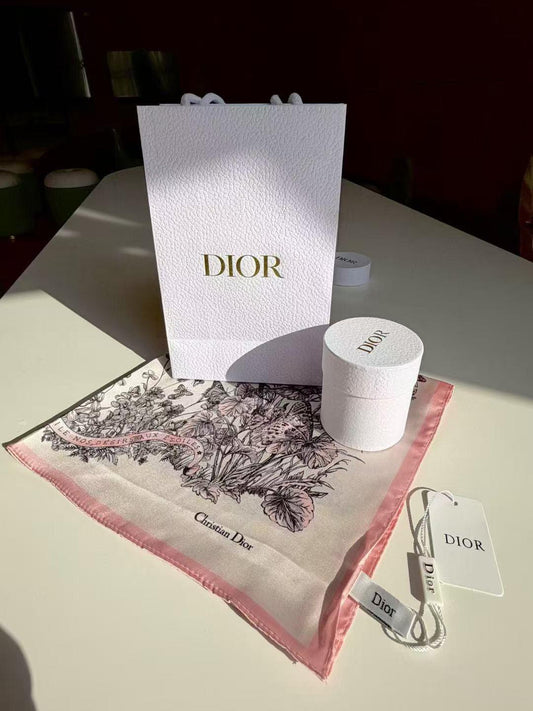 Christian Dior 秋冬蝴蝶限定絲巾